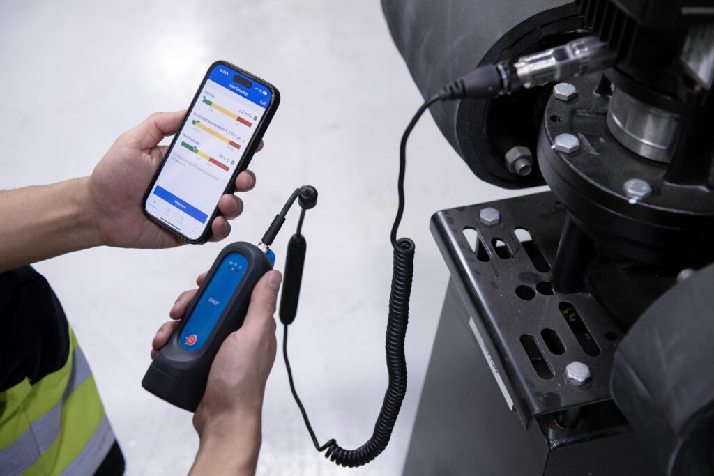 Cost-effective machine health monitoring with the SKF QuickCollect sensor – it’s that simple